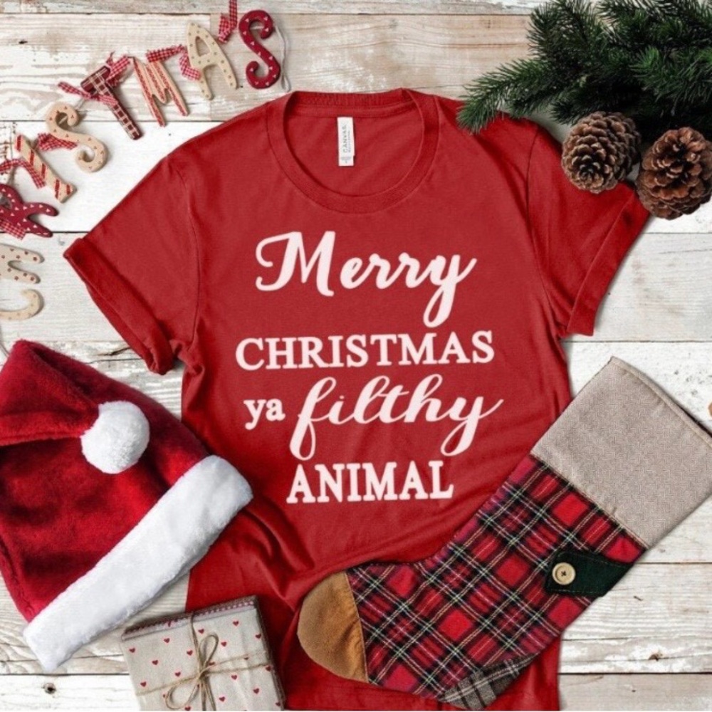 NWOT Gildan “Merry Christmas ya Filthy Animal” Home Red Christmas Tee